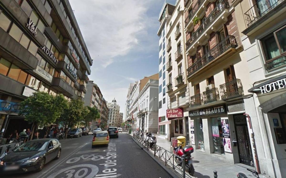 Appartamento Ap Gran Via IV -Quinto Piso Sin Ascensor- Madrid Esterno foto